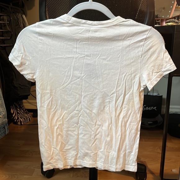 Aritzia T-Shirt - Picture 2 of 3